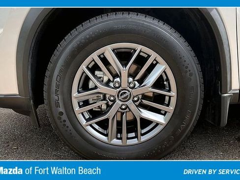Used 2024 Nissan Rogue S AWD/4WD image 34