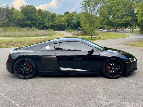 Used 2018 Audi R8 V10 image 7