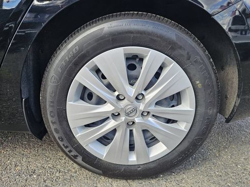 Used 2024 Nissan Sentra S FWD image 12