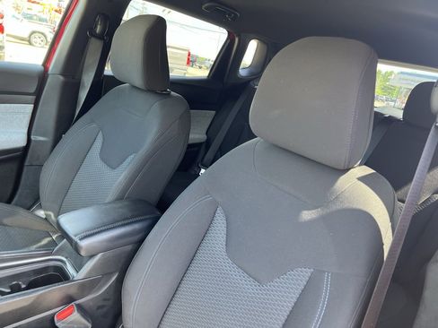 Used 2025 Jeep Compass Sport image 28