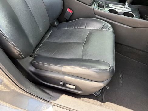 Used 2016 Nissan Altima 3.5 SL FWD image 27