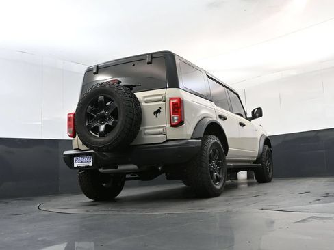 Used 2025 Ford Bronco Big Bend w/ Black Diamond Package AWD/4WD image 21