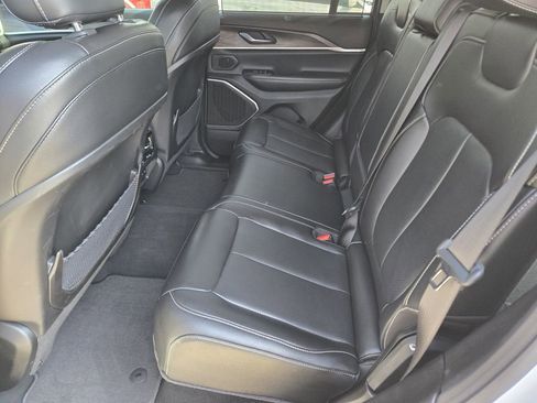 Used 2022 Jeep Grand Cherokee Limited 4xe w/ Luxury Tech Group II AWD/4WD image 19