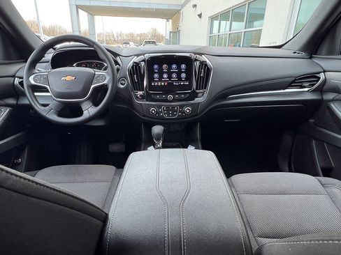 Used 2023 Chevrolet Traverse LT image 30