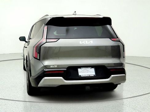 Used 2024 Kia EV9 Land AWD/4WD image 6