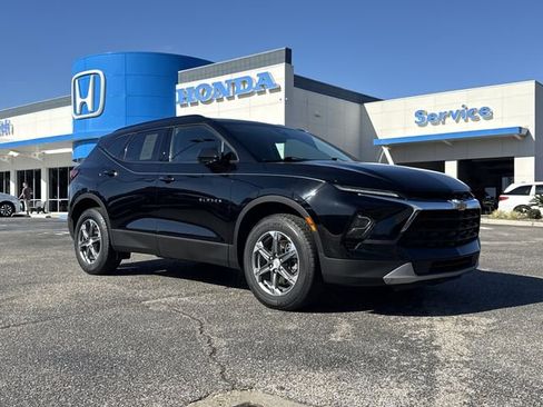 Used 2023 Chevrolet Blazer LT w/ Convenience Package image 2