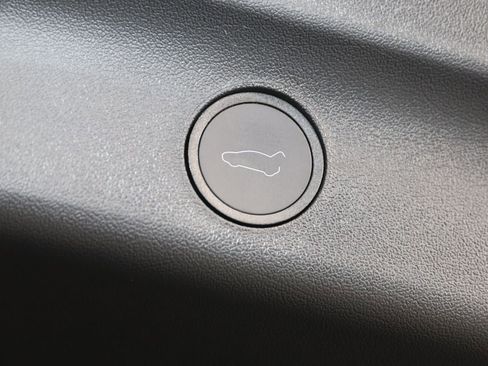 Used 2025 Tesla Model Y Long Range image 47