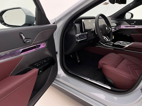 New 2026 BMW 740i xDrive w/ Premium Package image 9