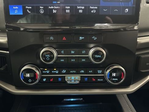 Used 2024 Ford Expedition Max XLT image 20
