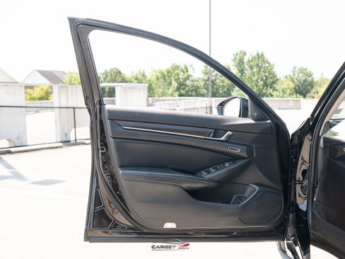Used 2018 Honda Accord Touring image 41