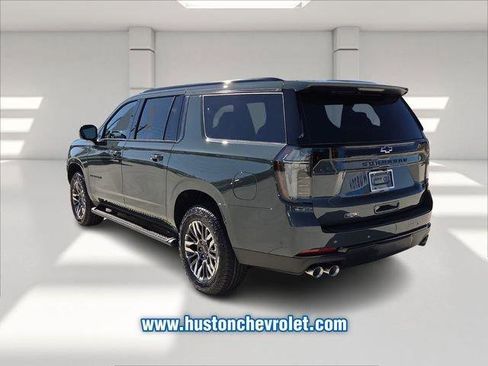 New 2026 Chevrolet Suburban Z71 w/ Comfort Package image 3