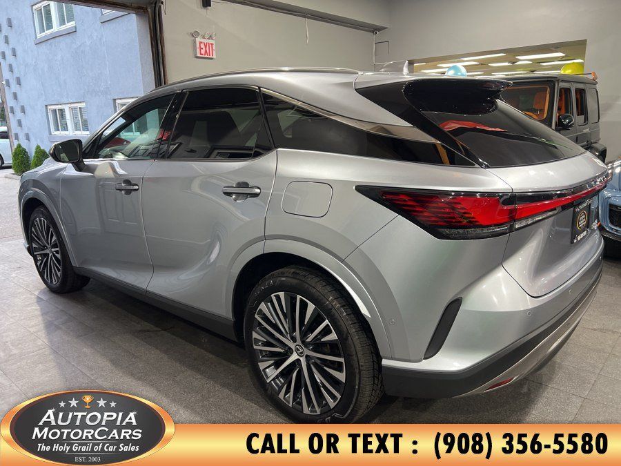 Used 2025 Lexus RX 350 w/ Convenience Package AWD/4WD image 3