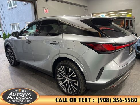 Used 2025 Lexus RX 350 w/ Convenience Package AWD/4WD image 3