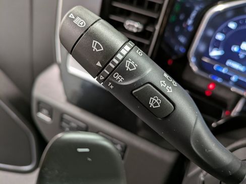 Used 2022 GMC Sierra 1500 Elevation w/ Preferred Package image 18