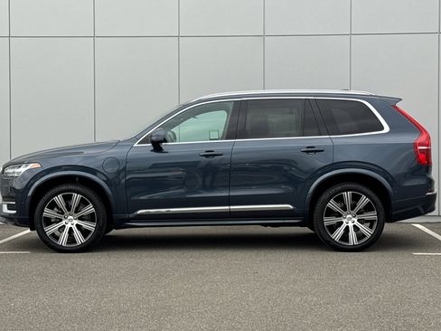 Used 2024 Volvo XC90 T8 Plus image 2