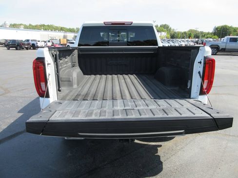 Certified 2021 GMC Sierra 1500 AT4 w/ AT4 Preferred Package AWD/4WD image 8