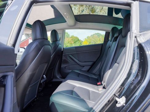 Used 2019 Tesla Model 3 Long Range image 24