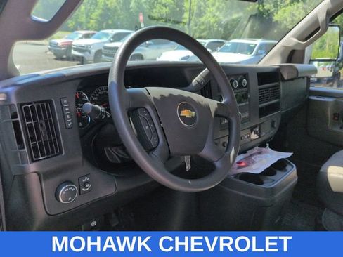 Used 2025 Chevrolet Express 3500 w/ Power Convenience Package RWD image 8