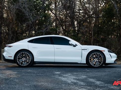 Used 2022 Porsche Taycan image 13