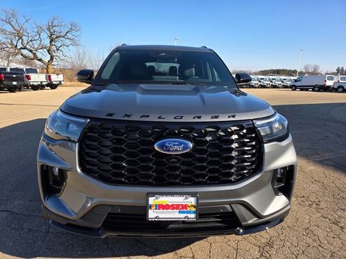 New 2026 Ford Explorer ST-Line w/ ST-Line Street Pack image 3