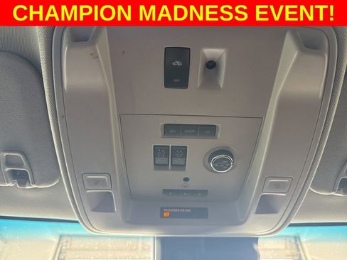 Used 2018 Chevrolet Suburban Premier image 18