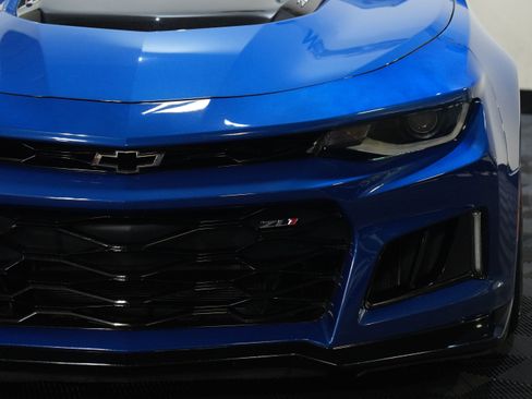 Used 2021 Chevrolet Camaro ZL1 RWD image 10
