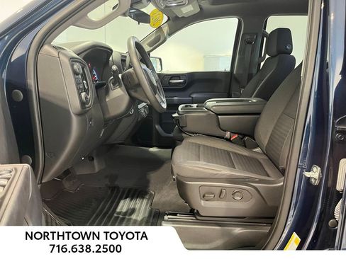 Used 2023 Chevrolet Silverado 1500 Custom Trail Boss w/ LPO, Dark Essentials Package image 6