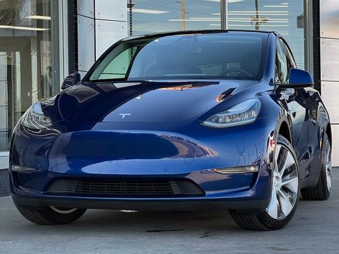 Used 2021 Tesla Model Y Long Range image 1