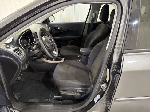 Used 2018 Jeep Compass Sport image 10