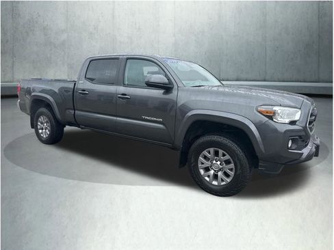 Used 2019 Toyota Tacoma SR5 AWD/4WD image 8