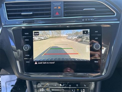 Used 2023 Volkswagen Tiguan SEL R-Line image 25