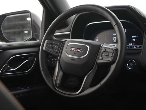 Used 2023 GMC Yukon AT4 AWD/4WD image 15