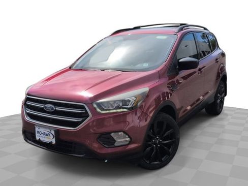 Used 2017 Ford Escape SE w/ Equipment Group 201A AWD/4WD image 1