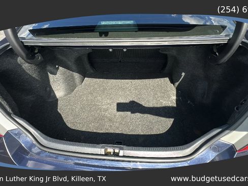 Used 2016 Toyota Camry LE w/ Moonroof Package FWD image 13