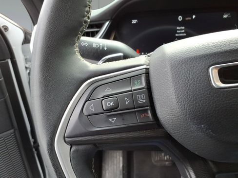 Used 2023 Jeep Grand Cherokee L Laredo image 10