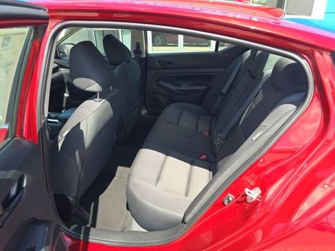Used 2025 Nissan Altima 2.5 SV FWD image 25