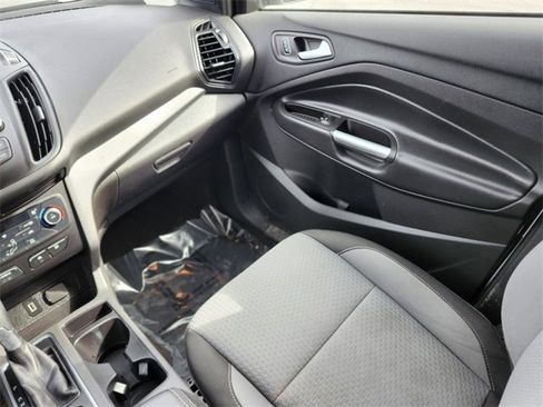 Certified 2017 Ford Escape SE image 15