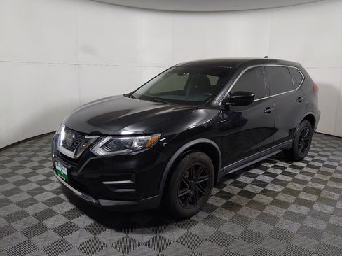 Used 2020 Nissan Rogue S AWD/4WD image 2