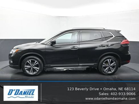 Used 2017 Nissan Rogue SL w/ SL Premium Package AWD/4WD image 2