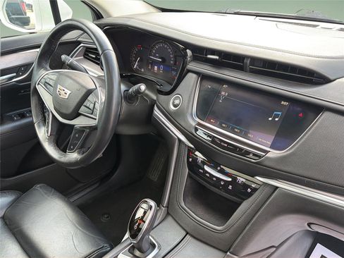 Used 2017 Cadillac XT5 Premium Luxury image 21