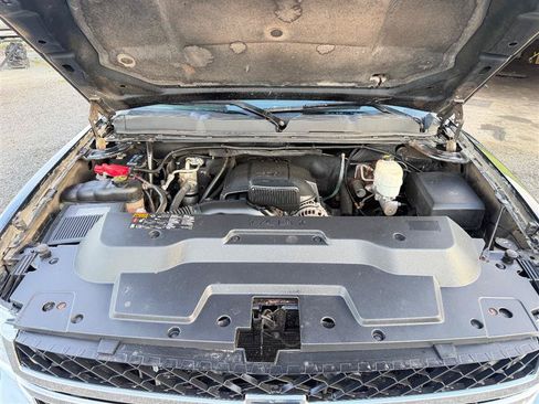 Used 2014 Chevrolet Silverado 2500 LTZ w/ LTZ Plus Package AWD/4WD image 9
