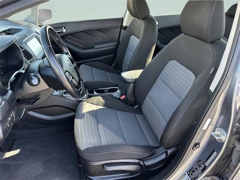 Used 2018 Kia Forte S w/ S Technology Plus Package image 13