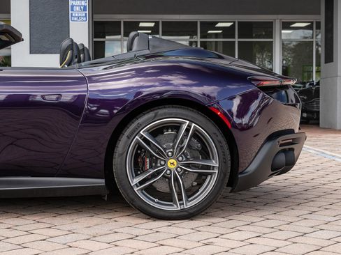 Used 2025 Ferrari Roma Spider RWD image 39