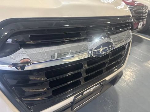 Used 2023 Subaru Ascent 8-Passenger AWD/4WD image 3