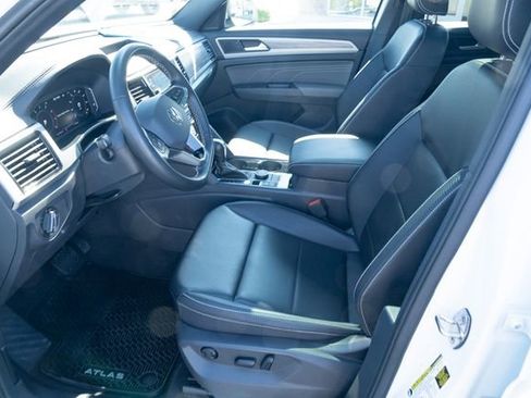 Certified 2023 Volkswagen Atlas Cross Sport SE w/ Panoramic Sunroof Package image 16