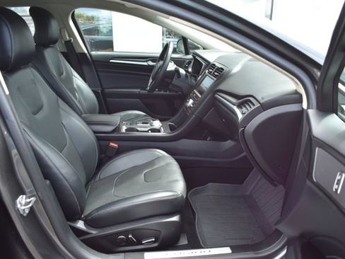 Used 2019 Ford Fusion Energi Titanium FWD image 44