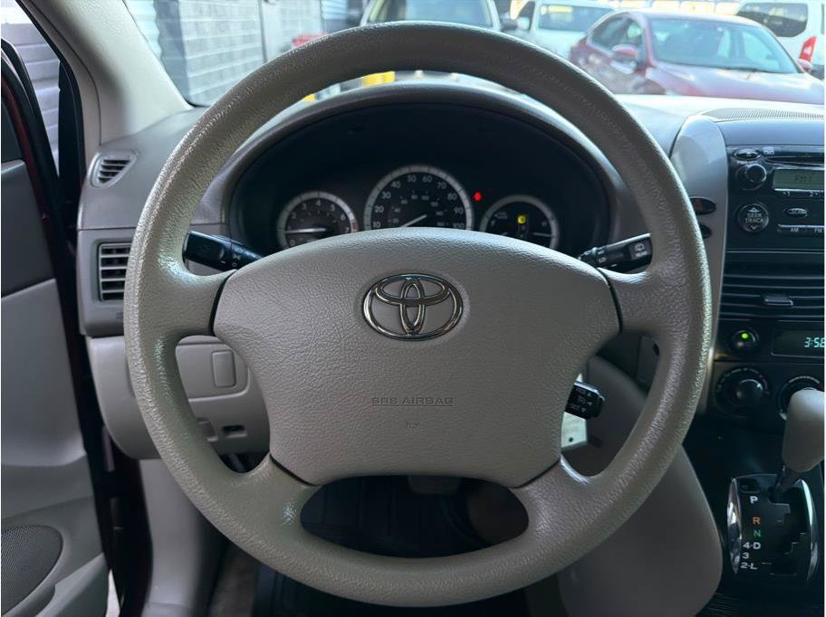 Used 2009 Toyota Sienna CE FWD image 15