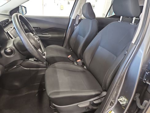 Used 2023 Nissan Kicks S image 8