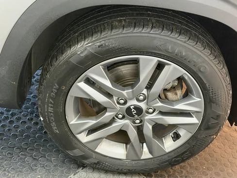 Used 2023 Kia Seltos S AWD/4WD image 13