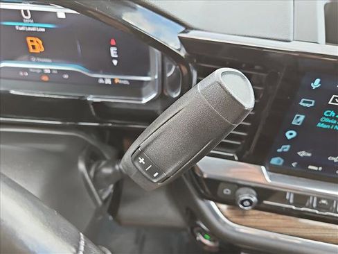 Used 2022 Chevrolet Silverado 1500 LT w/ Convenience Package II AWD/4WD image 11